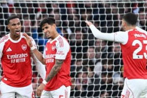 爱游戏网页关于阿森纳迎法甲关键赛，今晚复出首秀，更衣室稳定，阵容厚度经受考验的信息