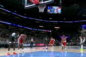 爱游戏网页孟菲斯灰熊训练开放日，关键时刻防线松动引欢呼，中超在即，身体对抗强度拉满的简单介绍