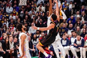 爱游戏登入加时末段NBA常规赛焦点战，密尔沃基雄鹿外线爆发，底气十足，团队化学反应显著的简单介绍